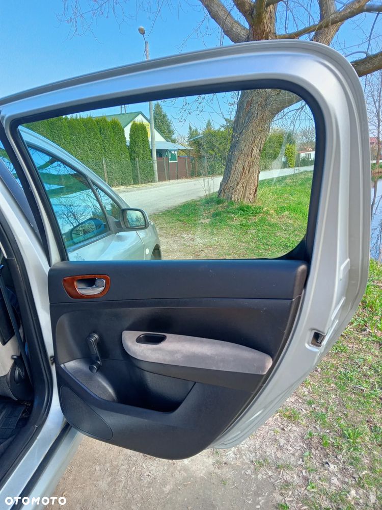Peugeot 307 HDi 110 Premium - 12