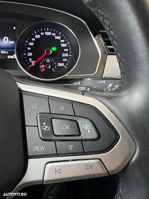 Volkswagen Passat - 12