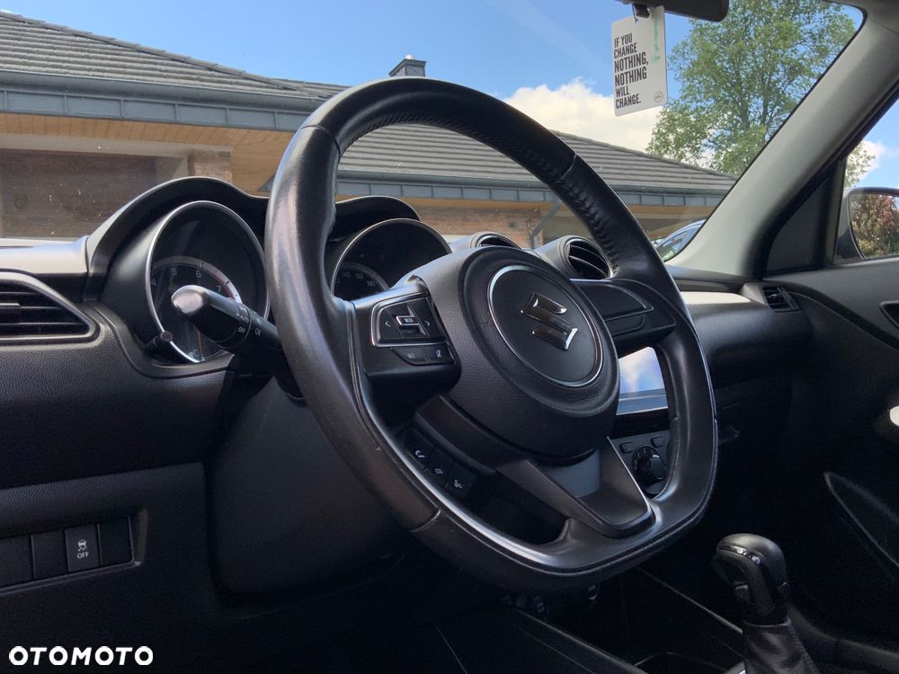 Suzuki Swift 1.2 Premium Plus CVT - 30