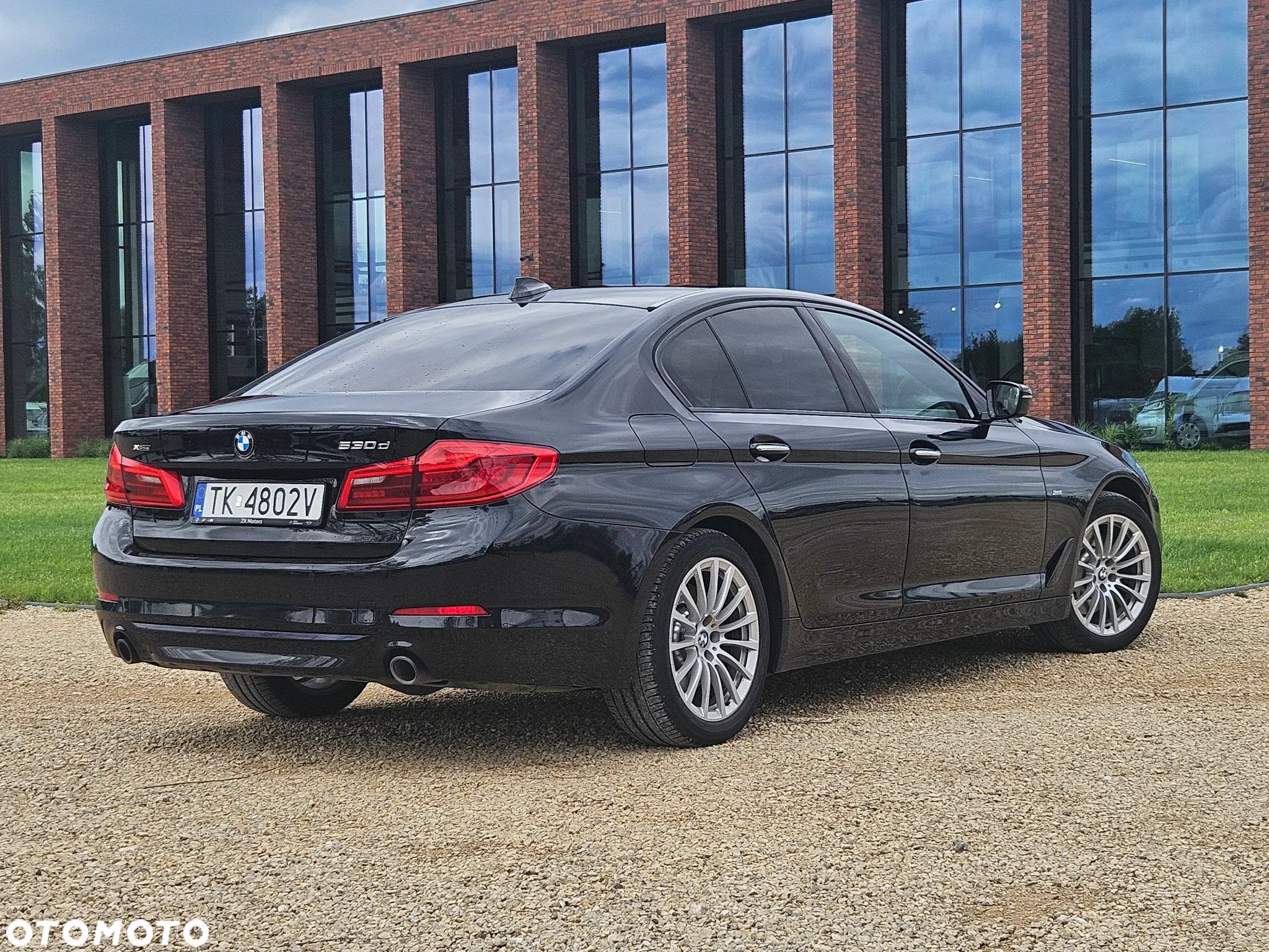 BMW Seria 5 530d xDrive Sport - 11