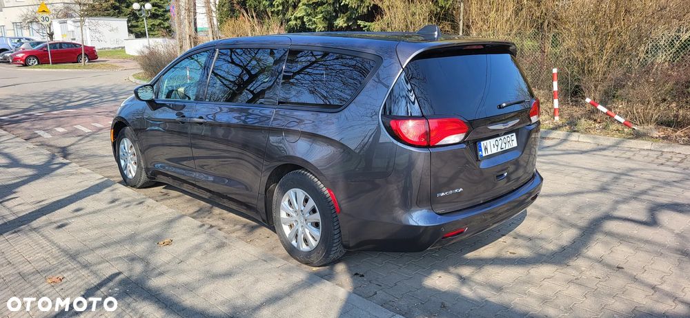 Chrysler Pacifica - 3