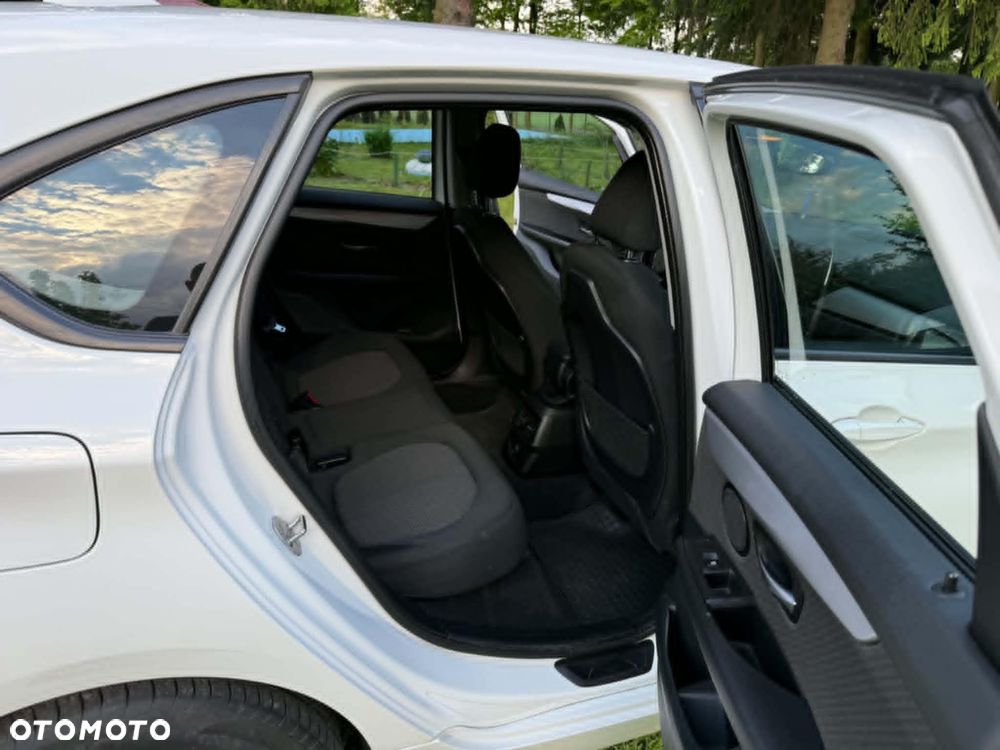 BMW Seria 2 214d - 17