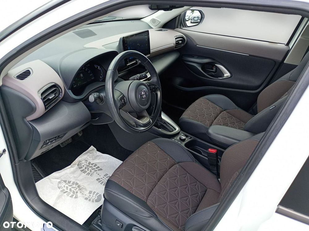 Toyota Yaris Cross - 19