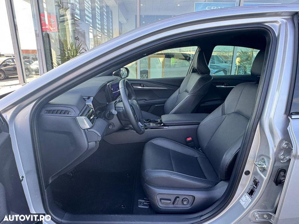 Toyota Camry 2.5 Exclusive - 12