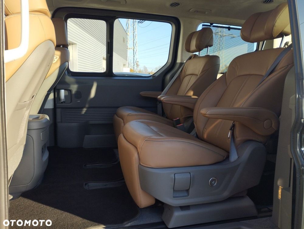 Hyundai Staria 1.6 T-GDI HEV Luxury - 15