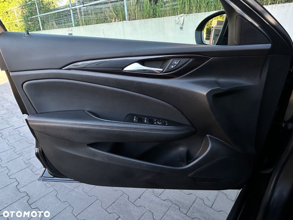Opel Insignia - 37