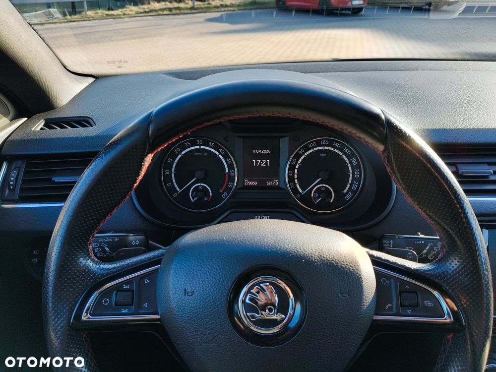 Skoda Octavia 2.0 TDI DSG RS - 12