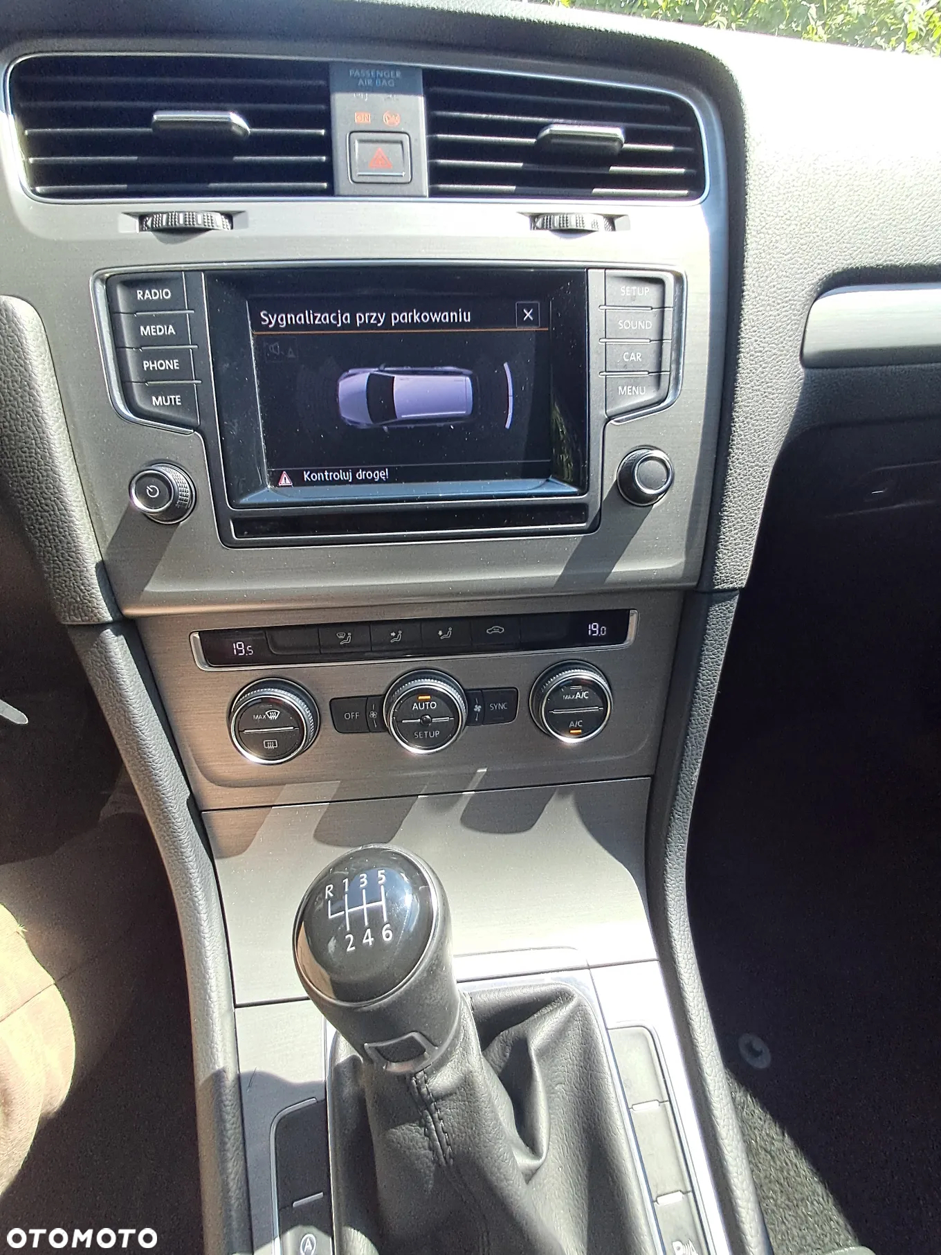 Volkswagen Golf 1.2 TSI BlueMotion Technology Comfortline - 25