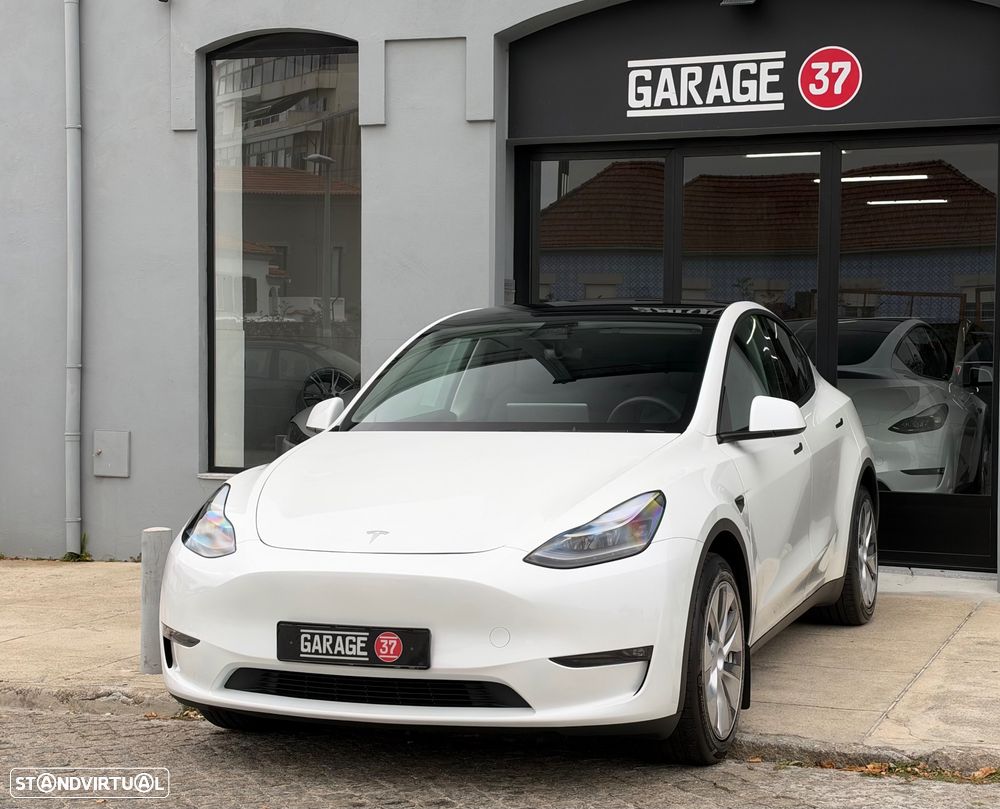 Tesla Model Y Long Range Dual Motor AWD - 3