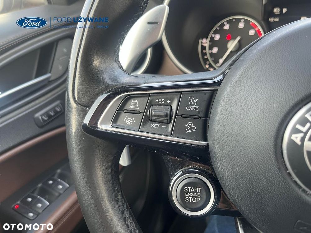 Alfa Romeo Stelvio 2.0 Turbo TI Q4 - 13
