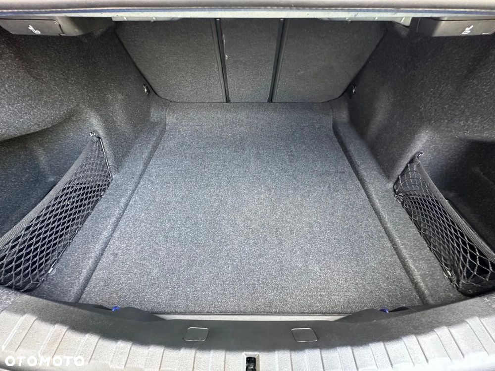 BMW Seria 3 330i xDrive M Sport - 29
