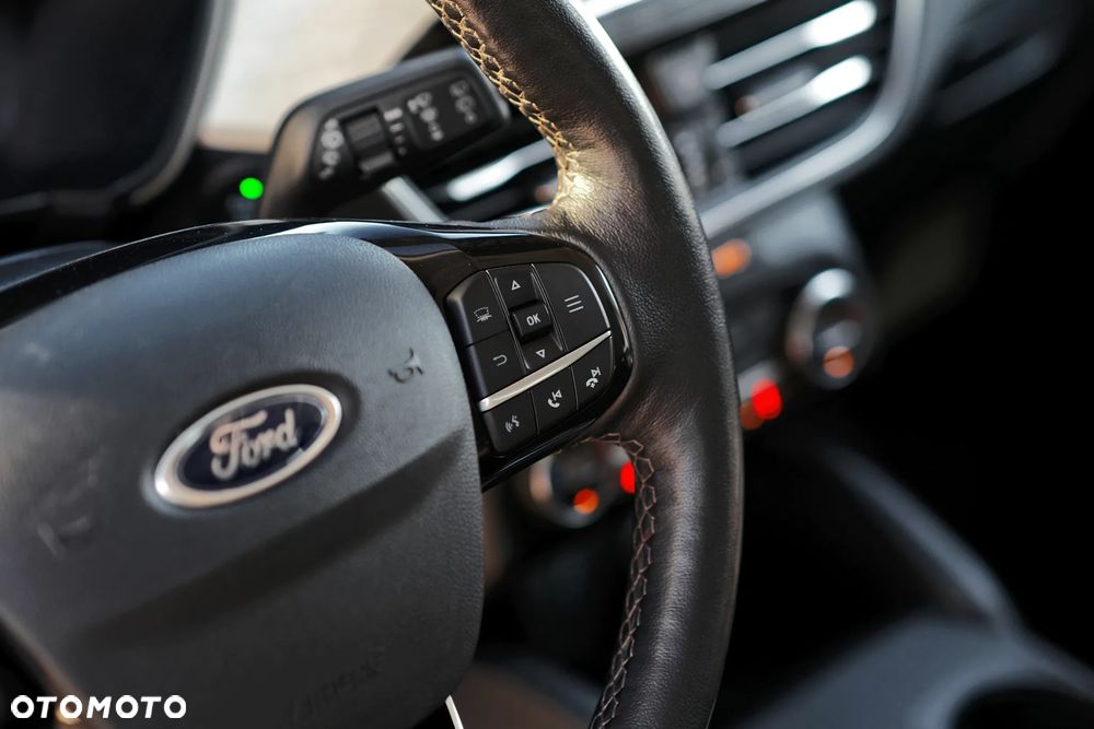 Ford Kuga 2.5 FHEV AWD Titanium - 22