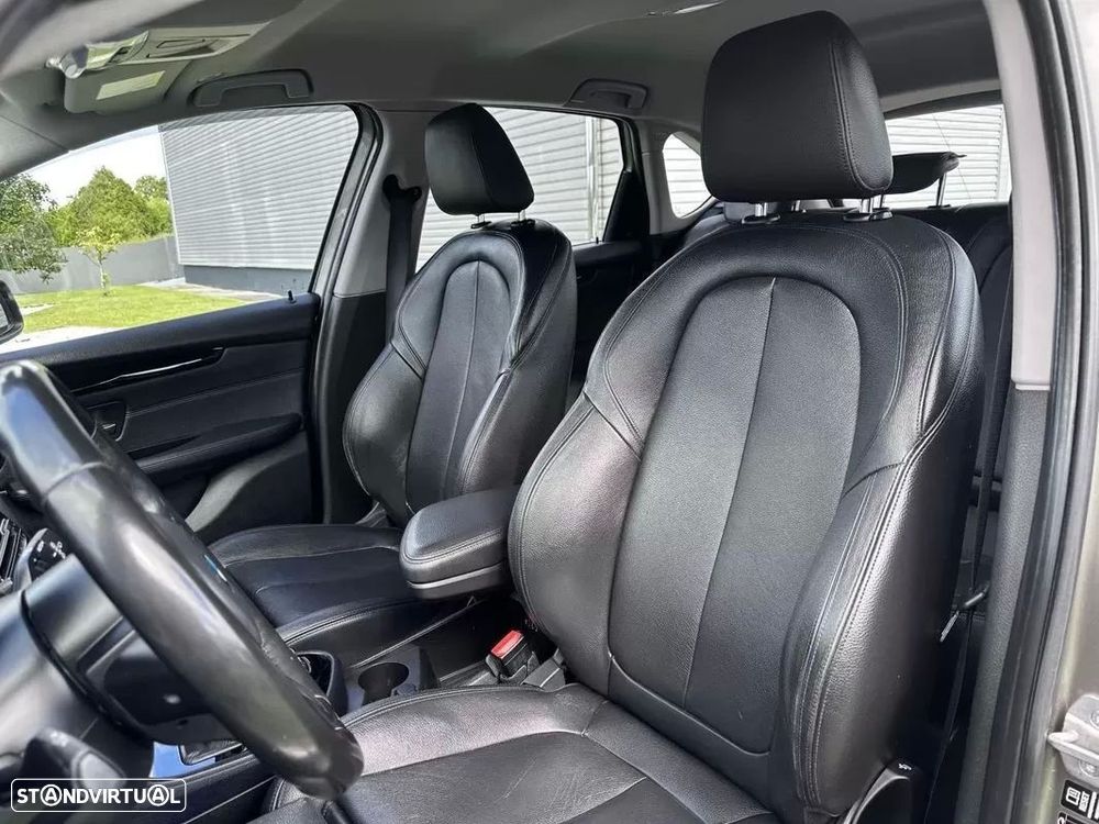 BMW 218 Active Tourer d Line Sport - 29
