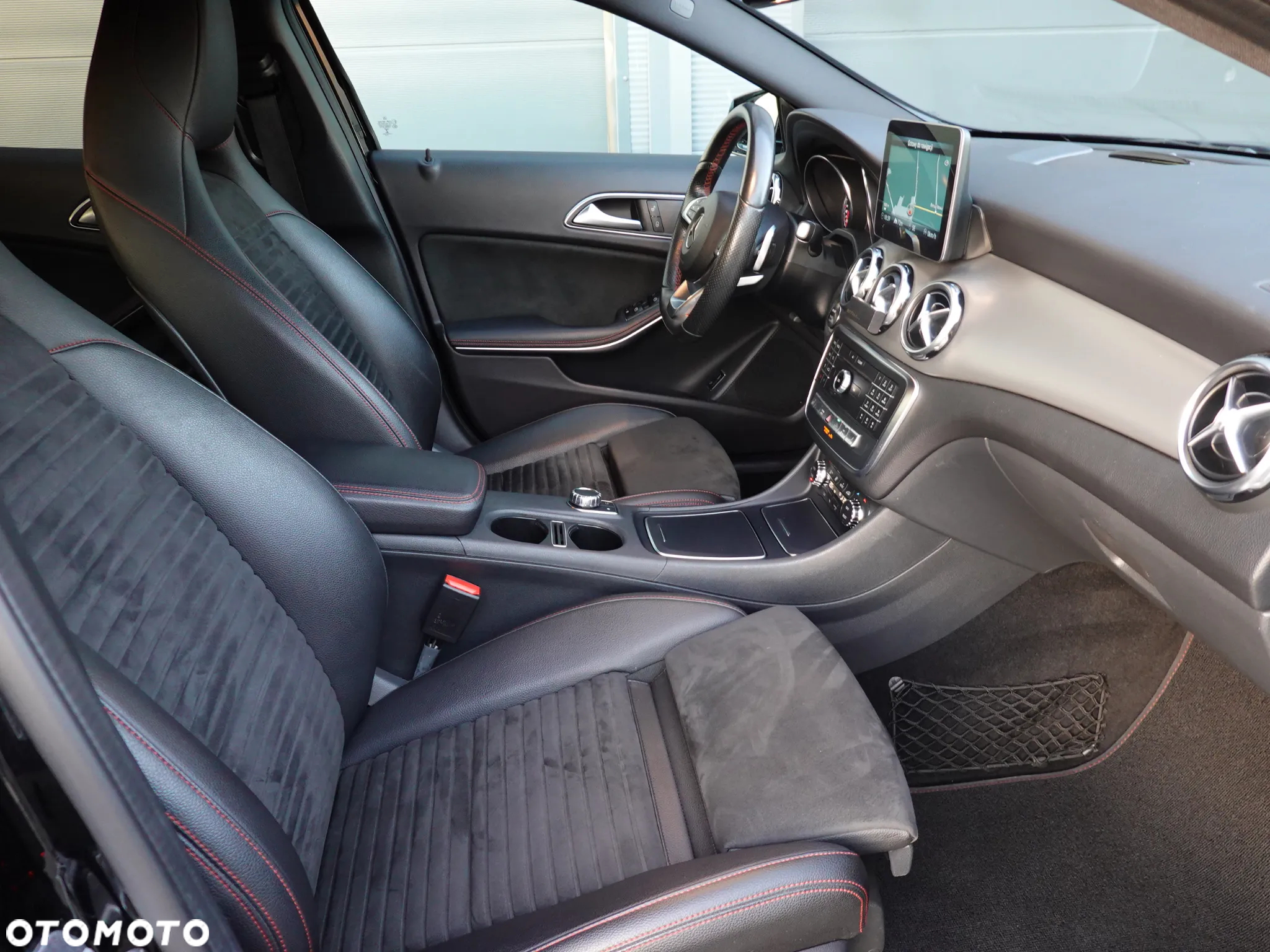 Mercedes-Benz GLA 200 7G-DCT AMG Line - 18