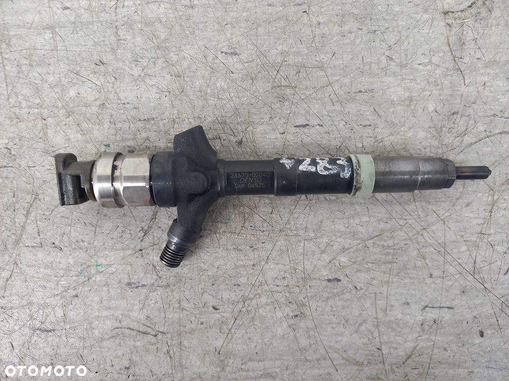 WTRYSKIWACZ TOYOTA AVENSIS II T25 23670-0G040 DENSO 2.0 D-4D - 1