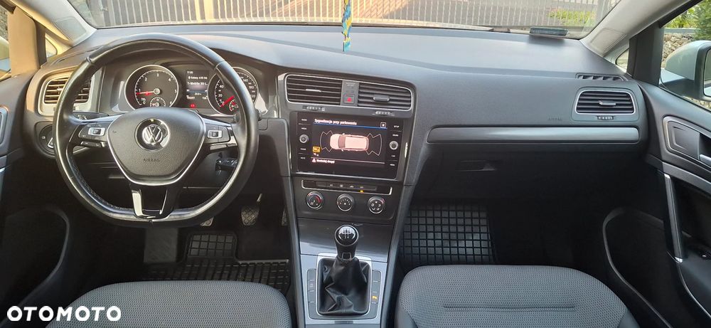 Volkswagen Golf - 10