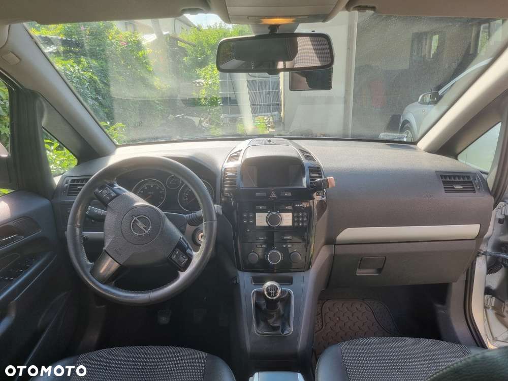 Opel Zafira 1.8 Cosmo - 9