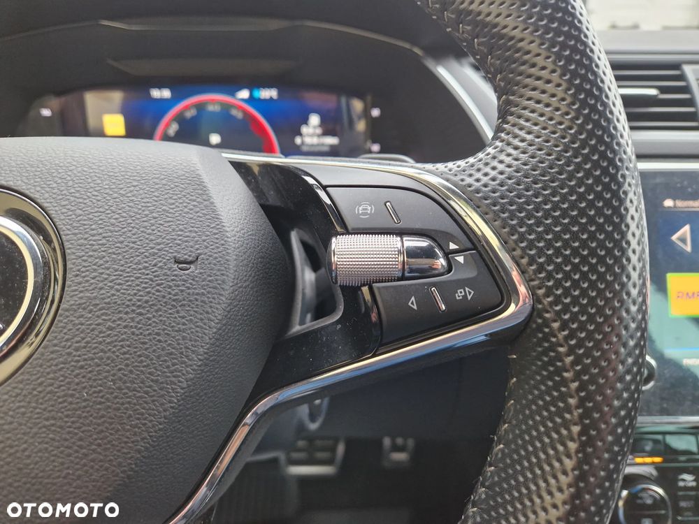 Skoda Superb 2.0 TDI SCR Sportline DSG - 33