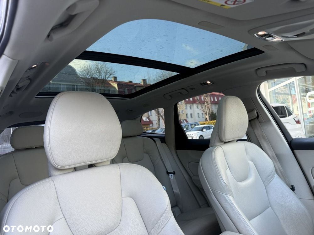 Volvo XC 60 T6 Plug-In Hybrid AWD Inscription - 37