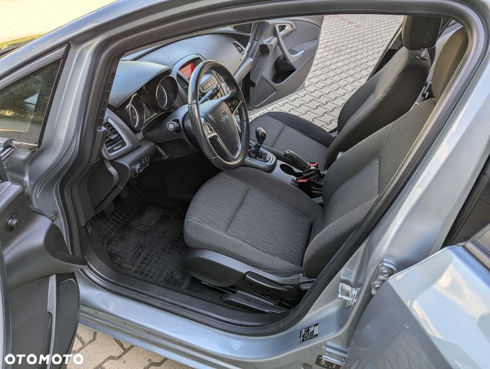 Opel Astra 1.4 T Enjoy - 32