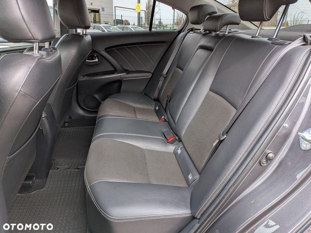 Toyota Avensis 2.0 D-4D Premium - 31