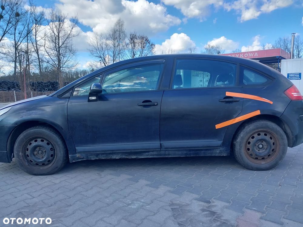 Citroen C4 I przedlift silnik 1.6 16v NFU 109 KM 10FX5G TU5JP4 skrzynia biegów drzwi maska zderzak klapa błotnik EXL belka szyba listwa panel podsufitka podszybie ramiona wycieraczek osłona zwrotnica mcperson pompa tłumik półoś czujniki parkowania moduł hak holowniczy kompletny zacisk CAŁY NA CZĘŚCI - 9