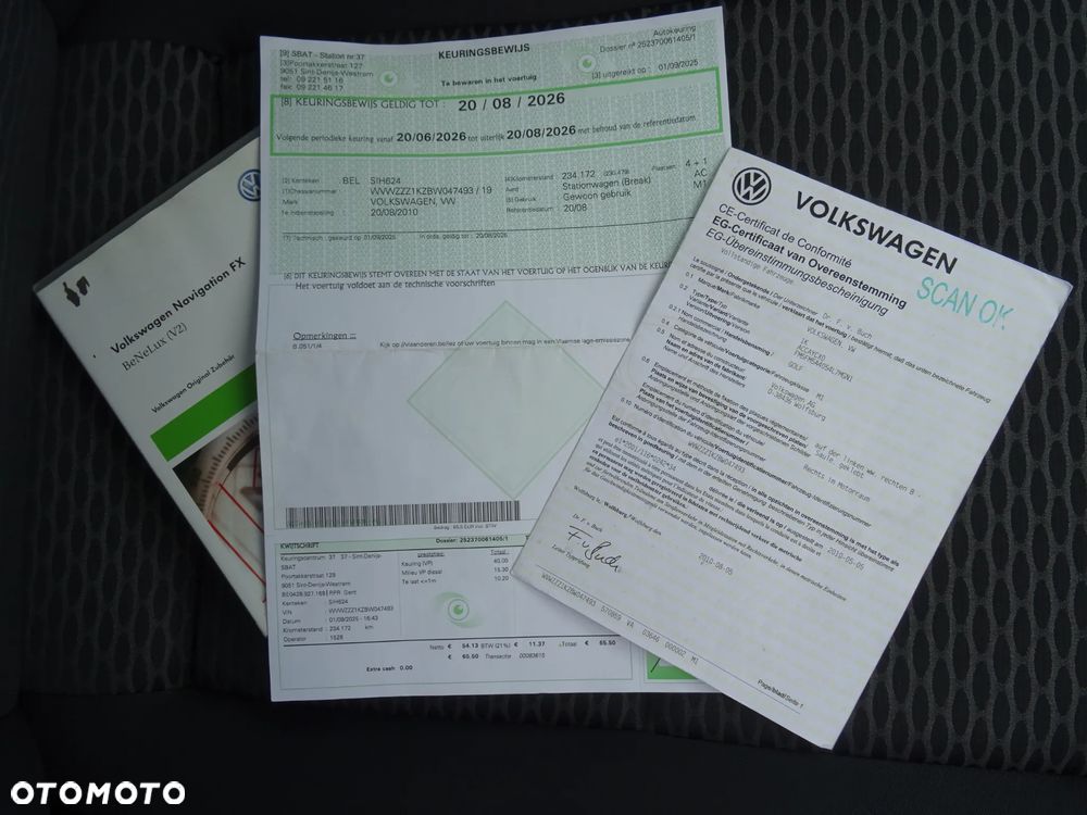 Volkswagen Golf 1.6 TDI DPF BlueMotion - 25