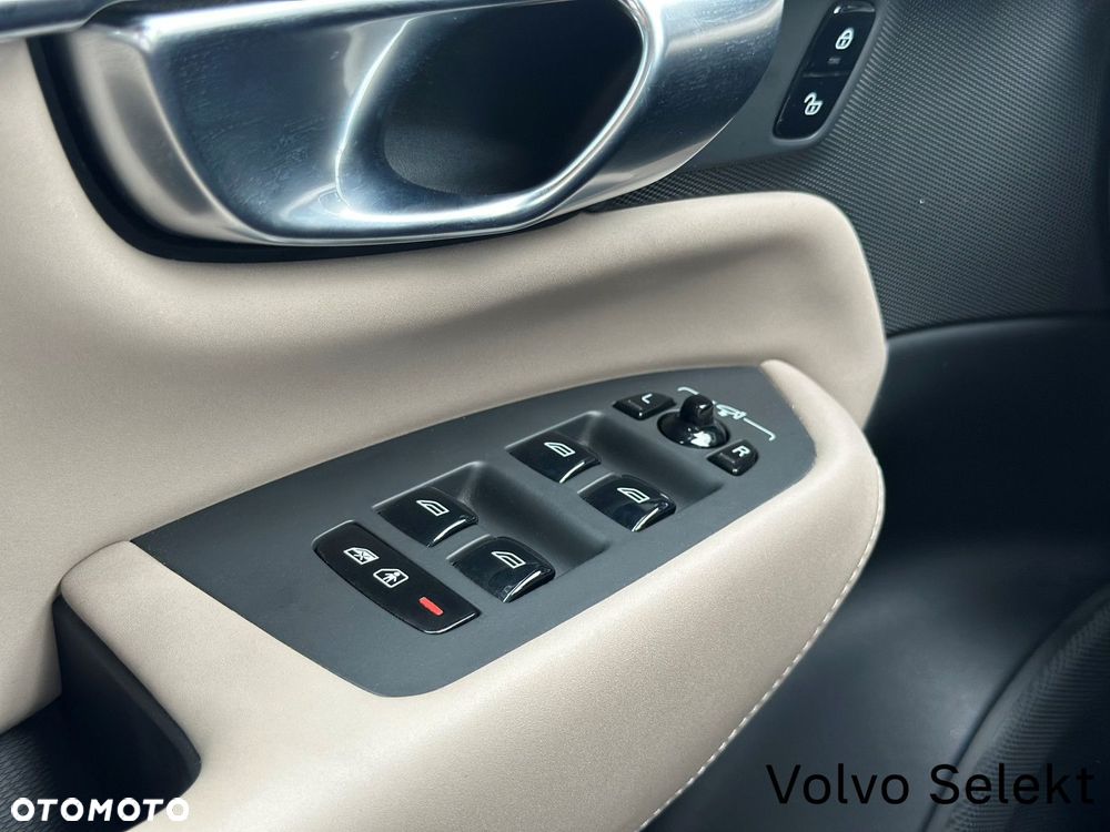 Volvo XC 90 - 35