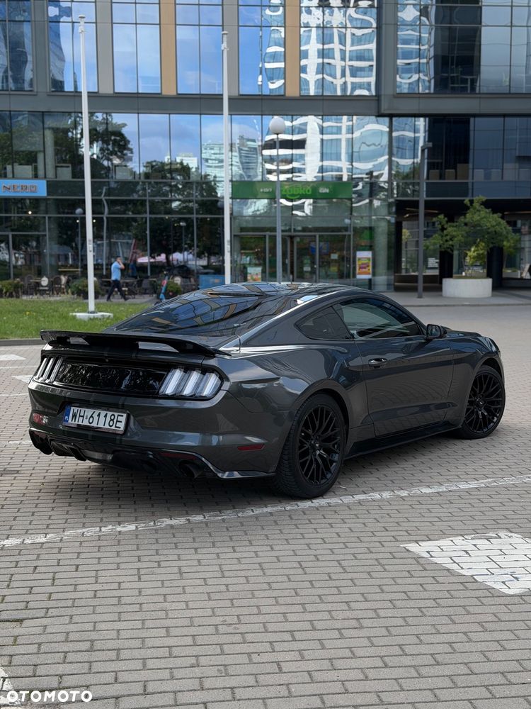 Ford Mustang - 6
