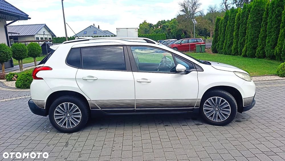 Peugeot 2008 1.2 Pure Tech Style - 9