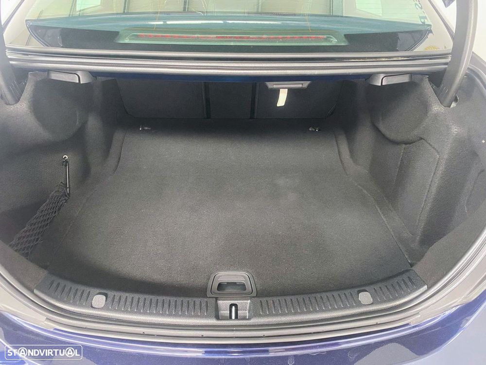 Mercedes-Benz E 220 d Avantgarde - 8