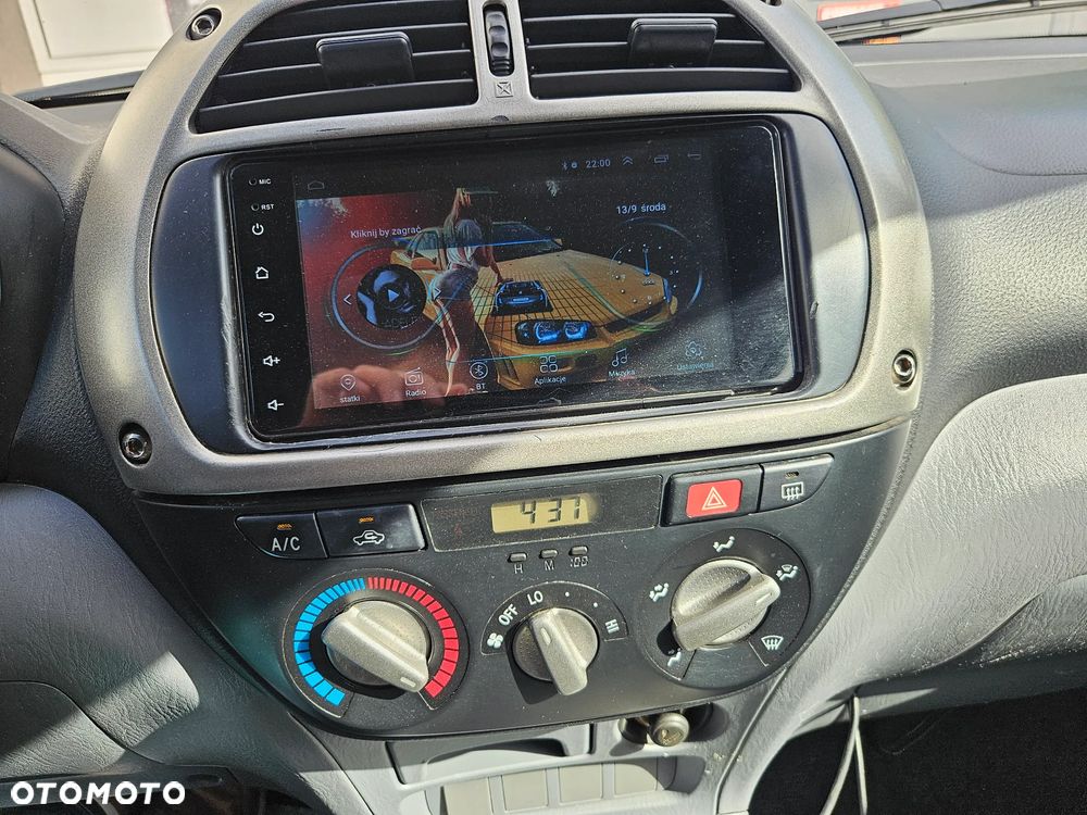 Toyota RAV4 D-4D 4x4 Sol - 15