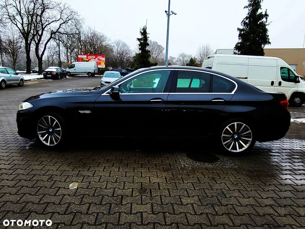 BMW Seria 5 520d xDrive Luxury Line - 2