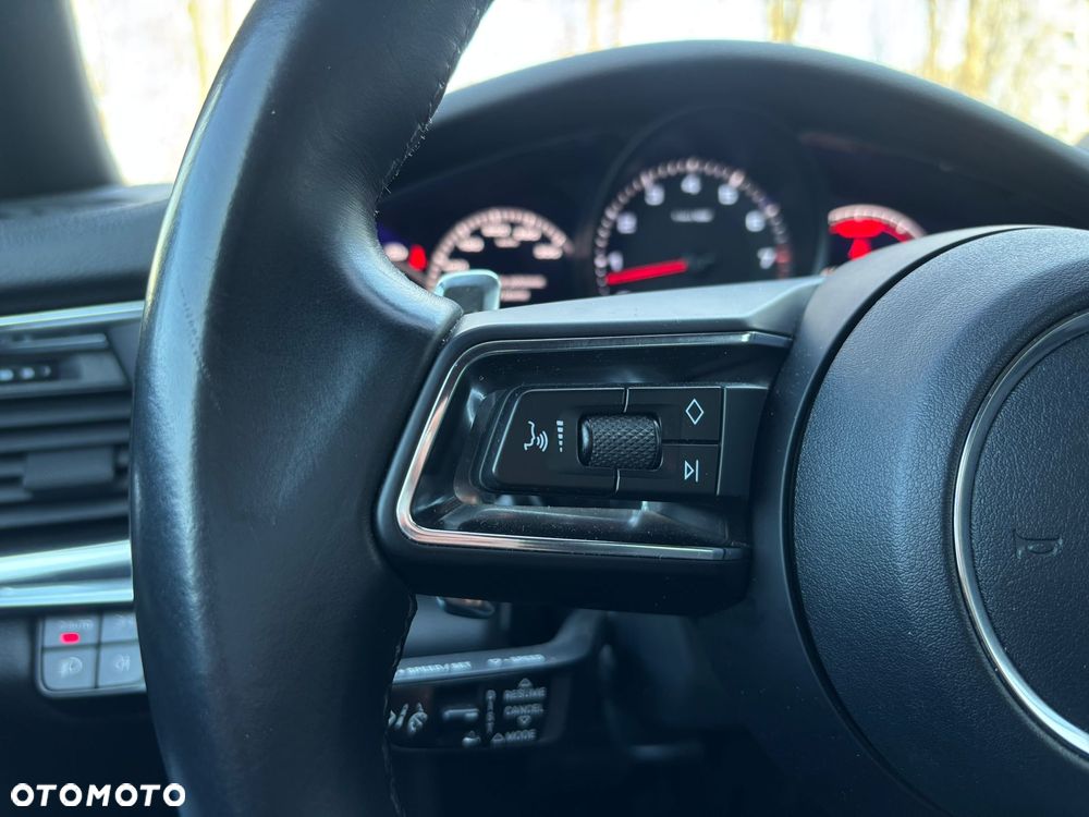 Porsche Panamera 4 Platinum Edition - 28