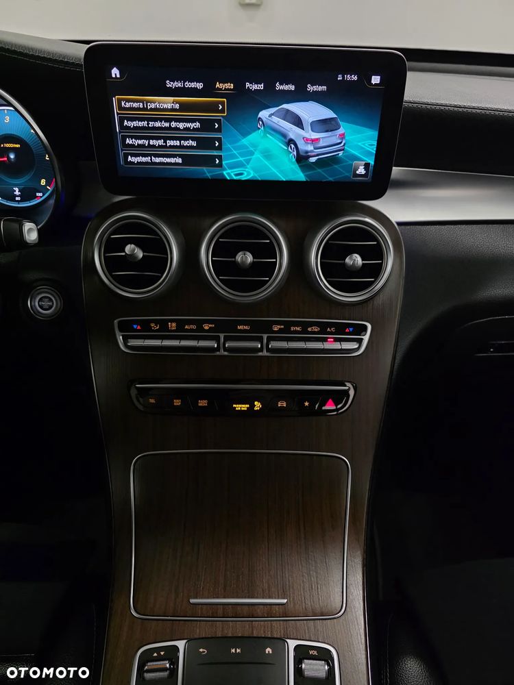 Mercedes-Benz GLC 220 d 4Matic 9G-TRONIC AMG Line Plus - 17