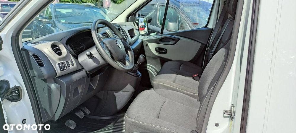 Renault Trafic - 26
