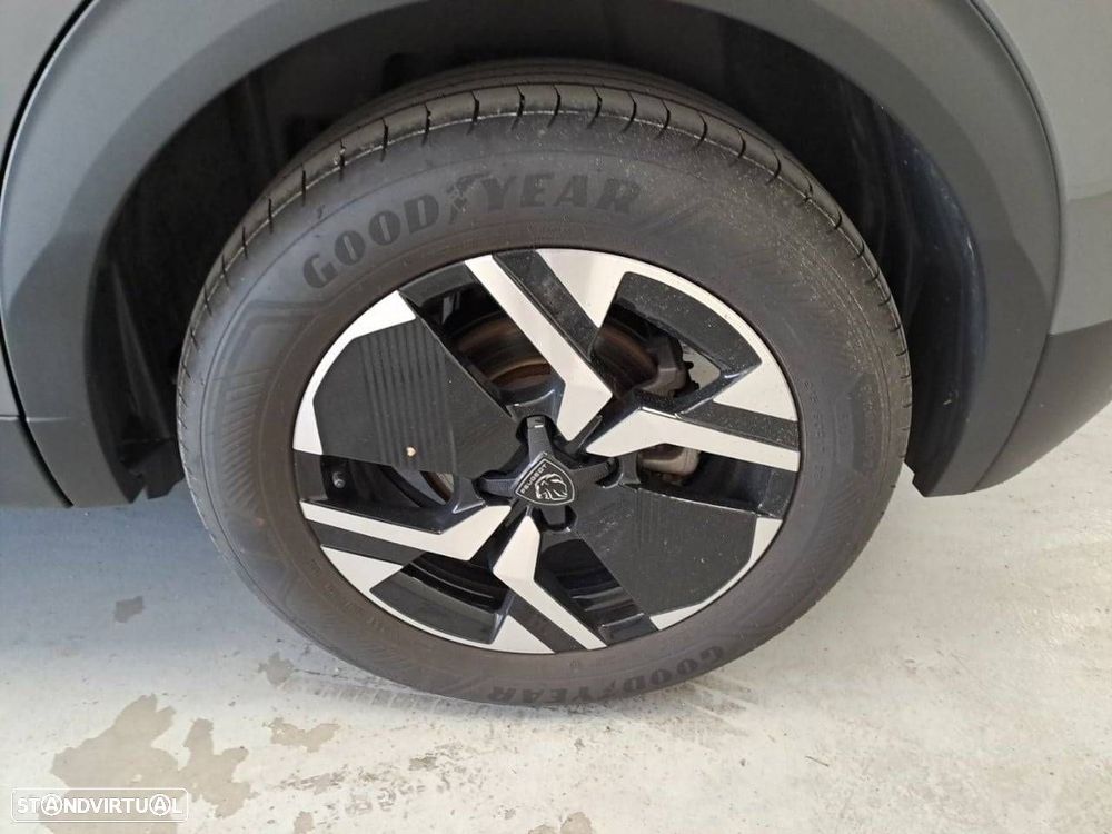 Peugeot e-2008 54 kWh Allure - 11