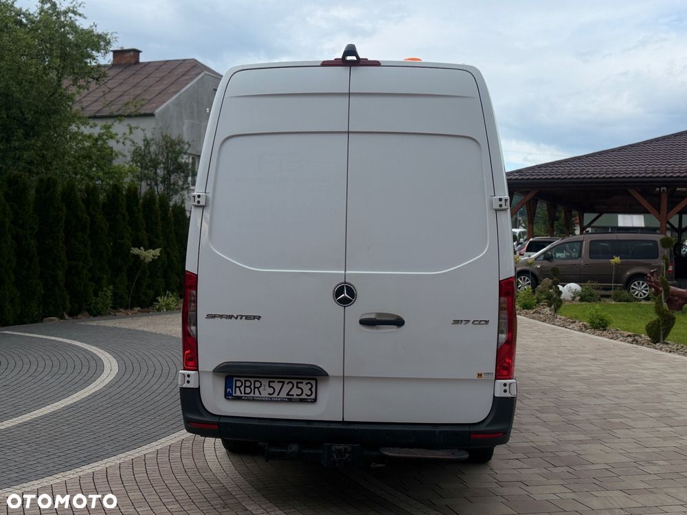 Mercedes-Benz Sprinter - 7