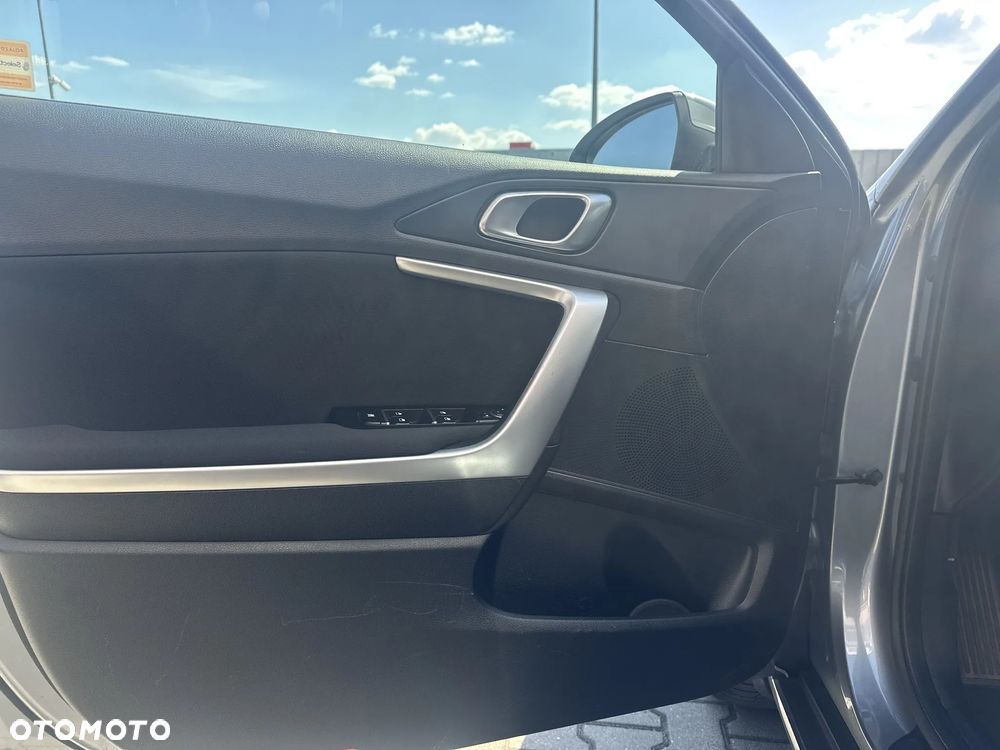 Kia XCeed 1.5 T-GDI M - 11