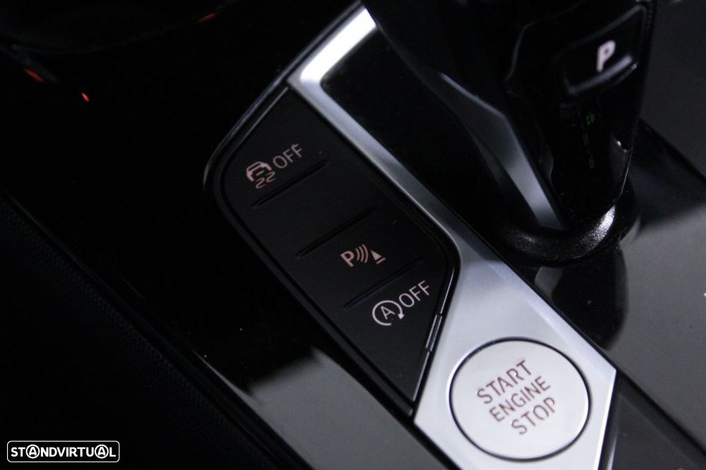 BMW 116 d Pack Desportivo M Auto - 31