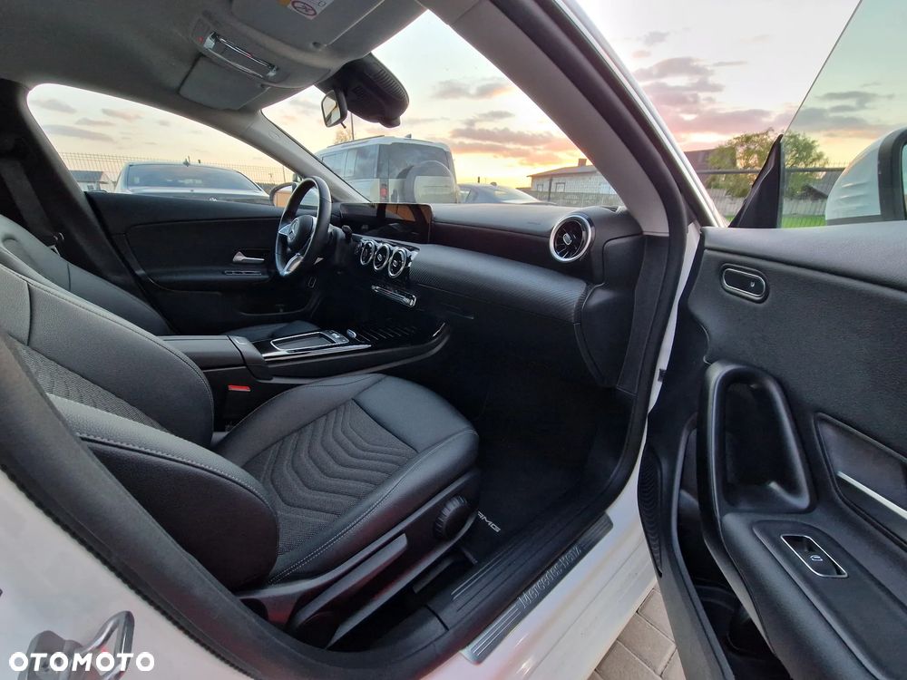 Mercedes-Benz CLA 200 mHEV 7G-DCT - 6