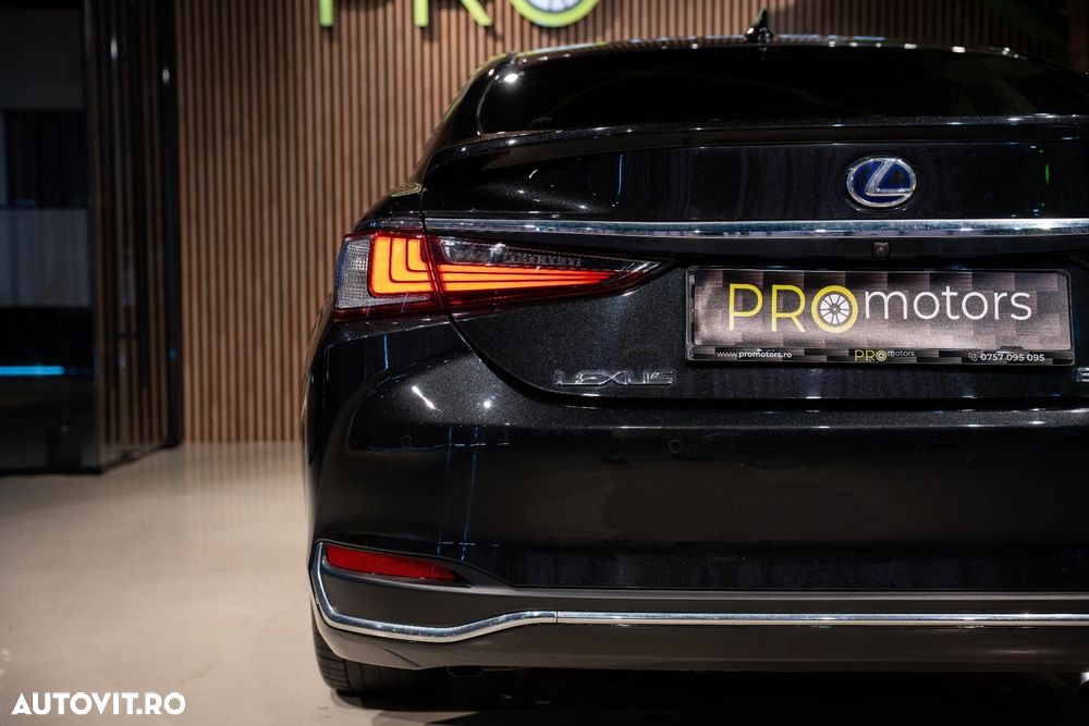 Lexus Seria ES - 16