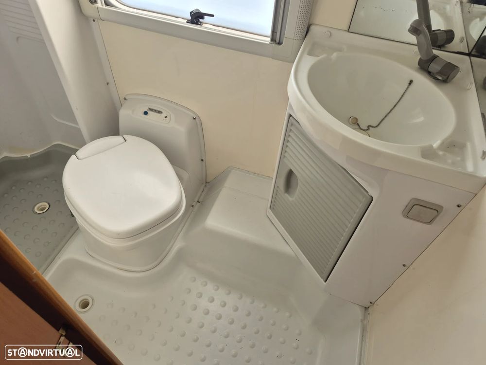Sky Capuchine FIAT DUCATO 2.8 JTD  - SKY - 7 LUGARES - 6 DORMIDAS - 34