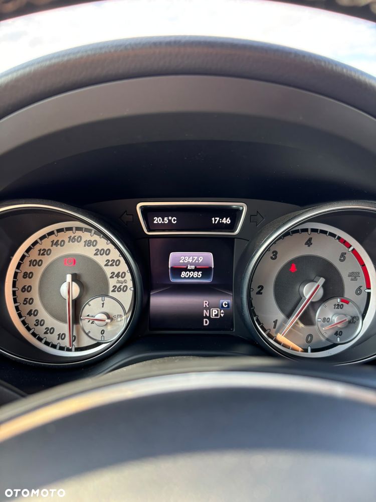 Mercedes-Benz GLA 220 d 4-Matic Urban - 9