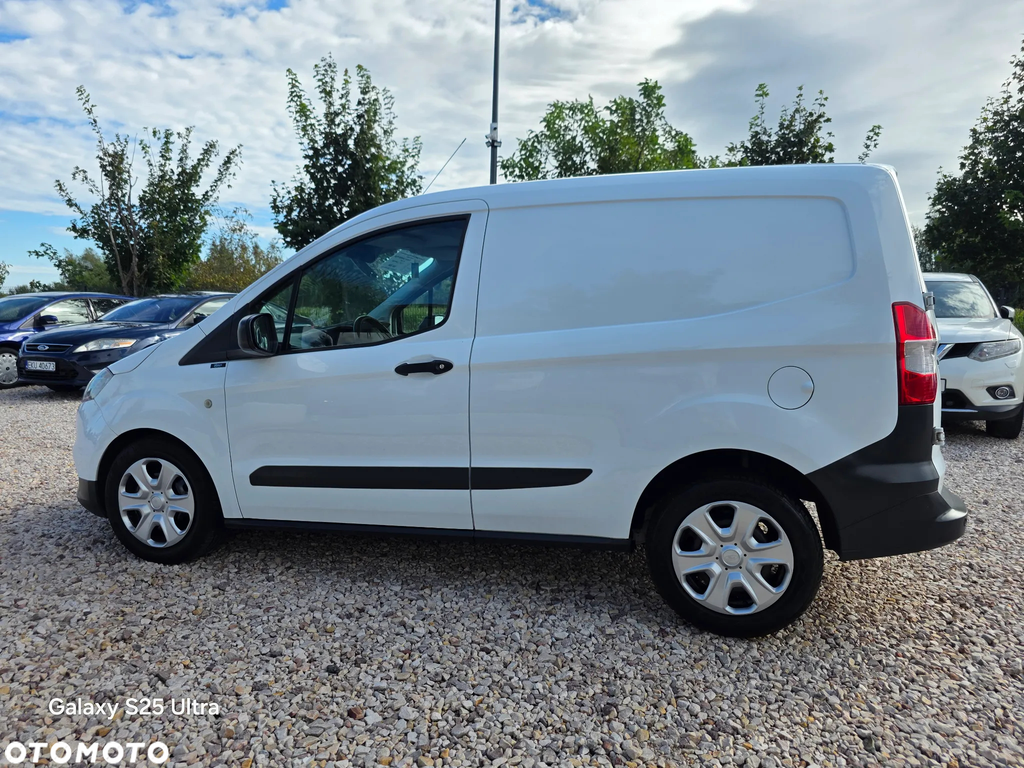 Ford Transit Courier - 16