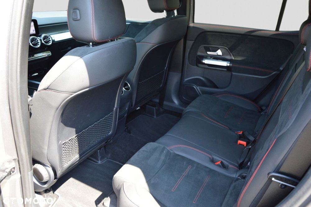 Mercedes-Benz GLB - 19