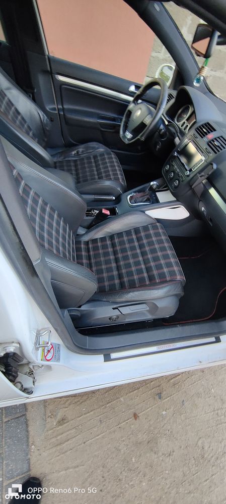 Volkswagen Golf - 10