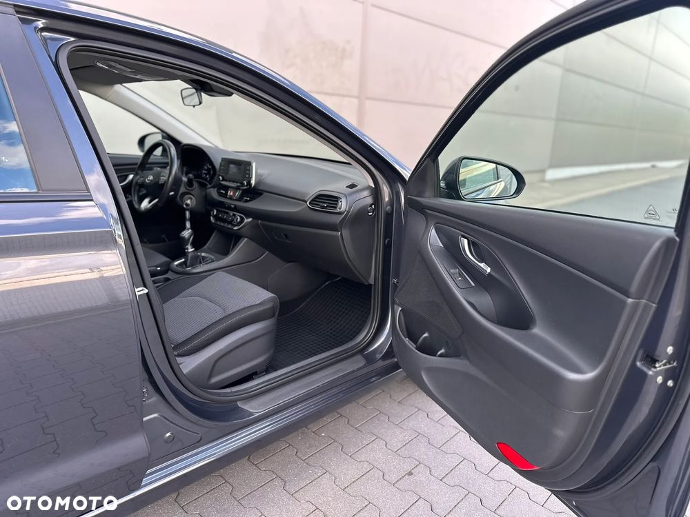 Hyundai i30 1.5 DPI Classic + - 20
