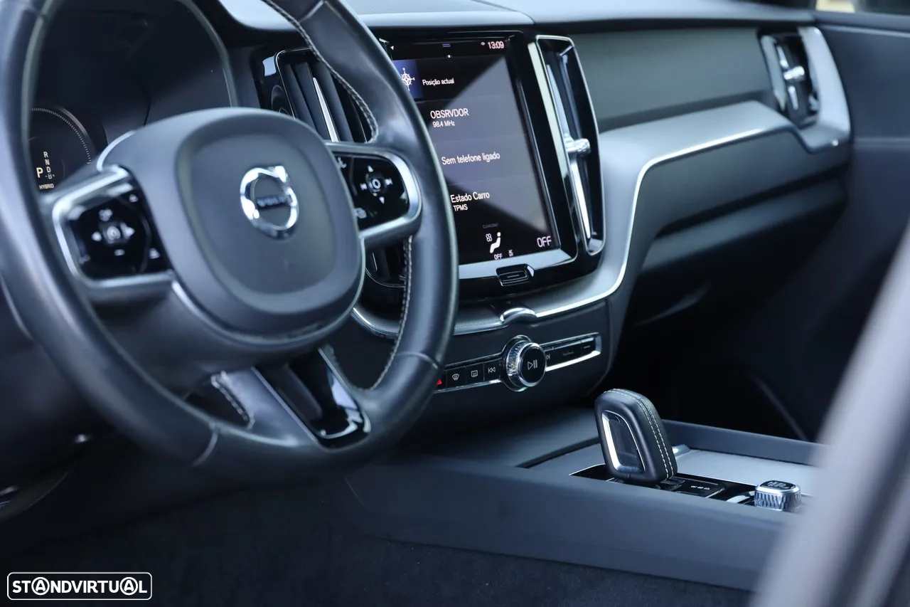 Volvo XC 60 2.0 T6 PHEV R-Design AWD - 14