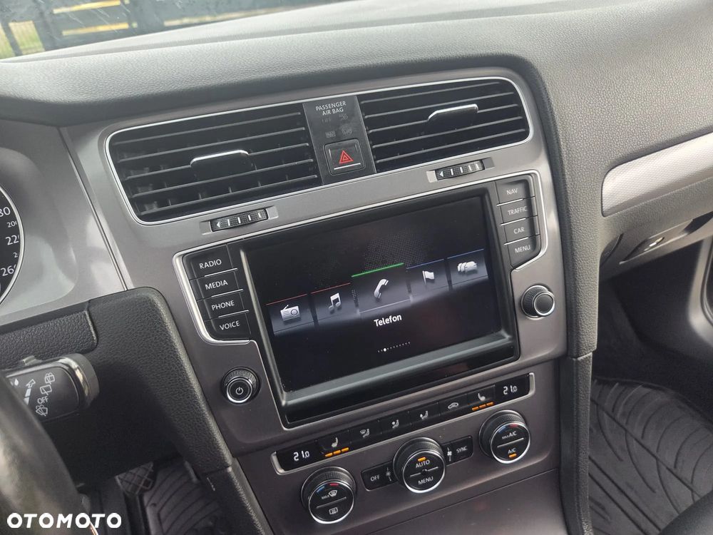 Volkswagen Golf 2.0 TDI BlueMotion Technology Lounge - 16
